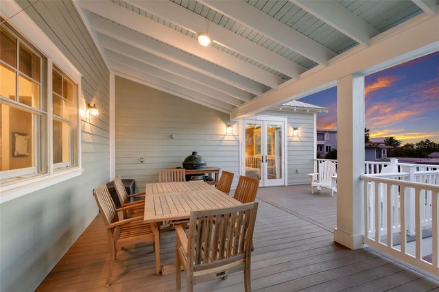 526 56TH STREET, Holmes Beach, FL 34217