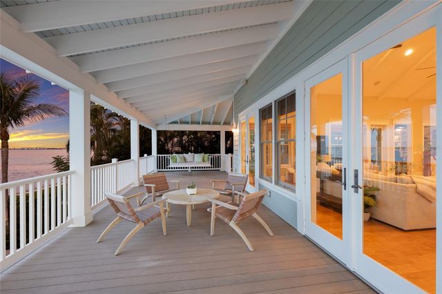 526 56TH STREET, Holmes Beach, FL 34217