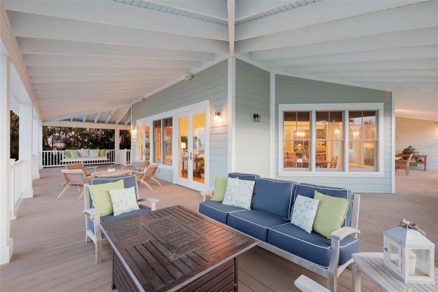 526 56TH STREET, Holmes Beach, FL 34217