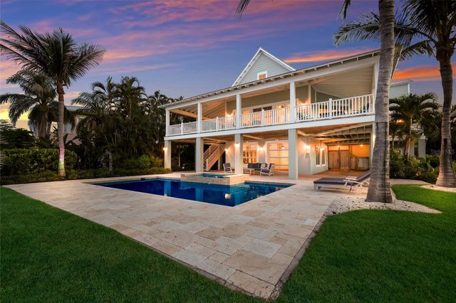 526 56TH STREET, Holmes Beach, FL 34217