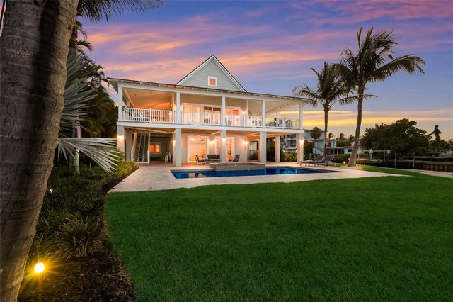 526 56TH STREET, Holmes Beach, FL 34217