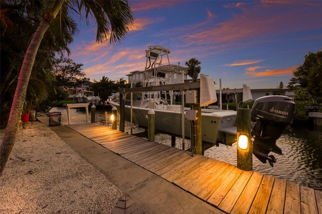 526 56TH STREET, Holmes Beach, FL 34217