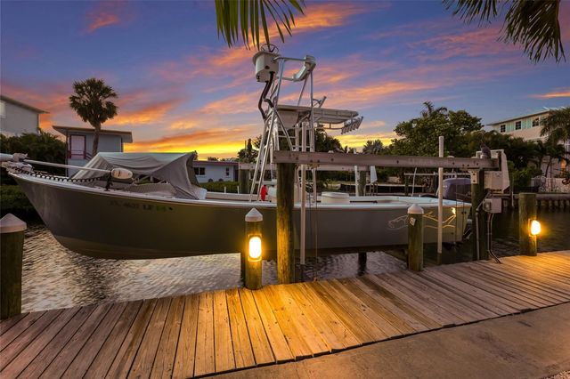 526 56TH STREET, Holmes Beach, FL 34217