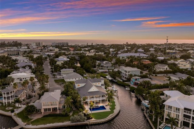 526 56TH STREET, Holmes Beach, FL 34217