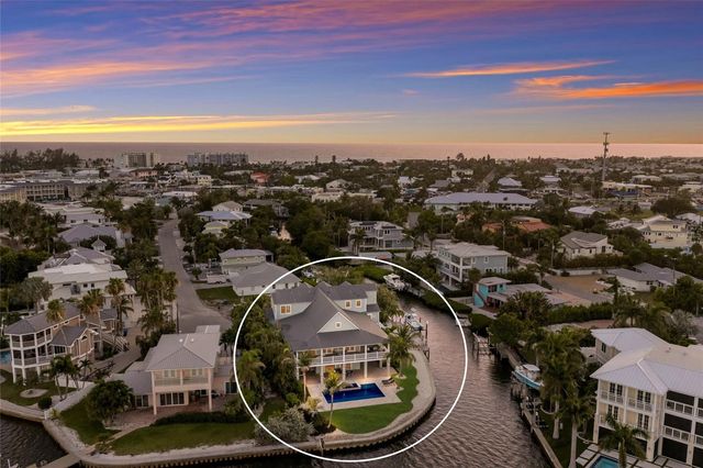 526 56TH STREET, Holmes Beach, FL 34217
