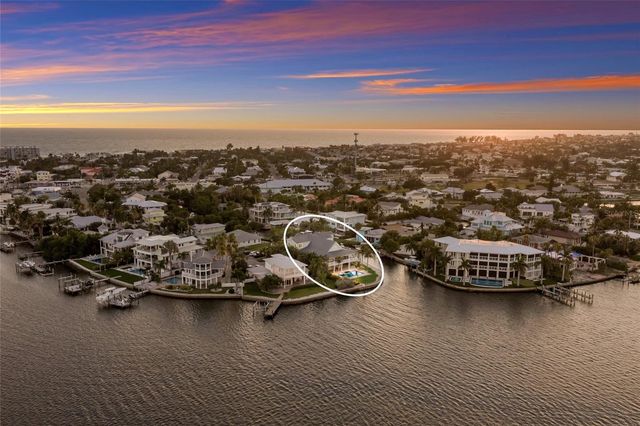 526 56TH STREET, Holmes Beach, FL 34217