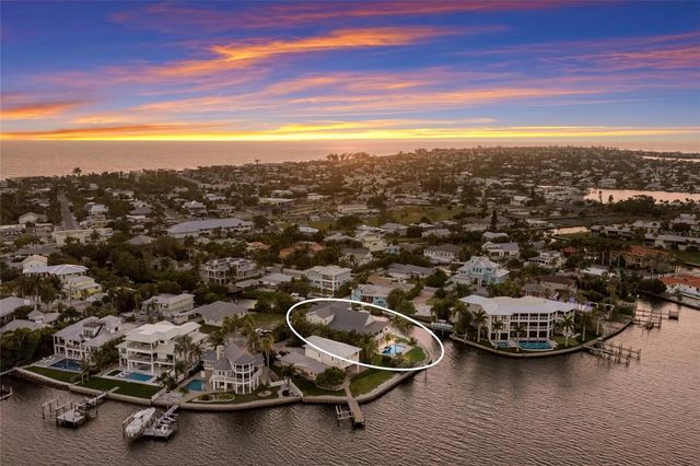 526 56TH STREET, Holmes Beach, FL 34217
