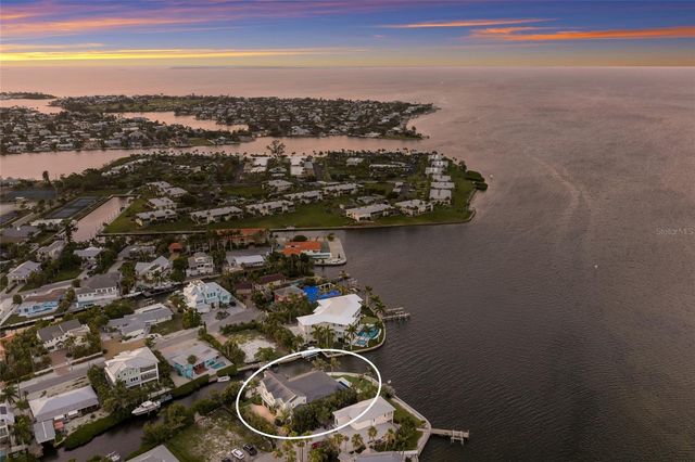 526 56TH STREET, Holmes Beach, FL 34217