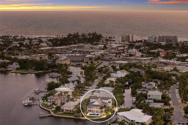 526 56TH STREET, Holmes Beach, FL 34217