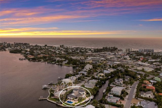 526 56TH STREET, Holmes Beach, FL 34217