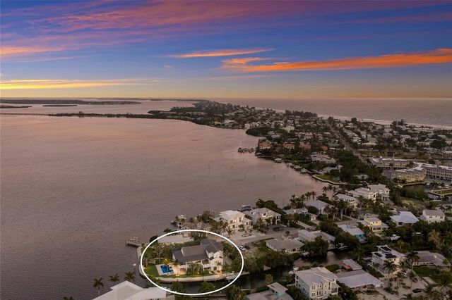 526 56TH STREET, Holmes Beach, FL 34217
