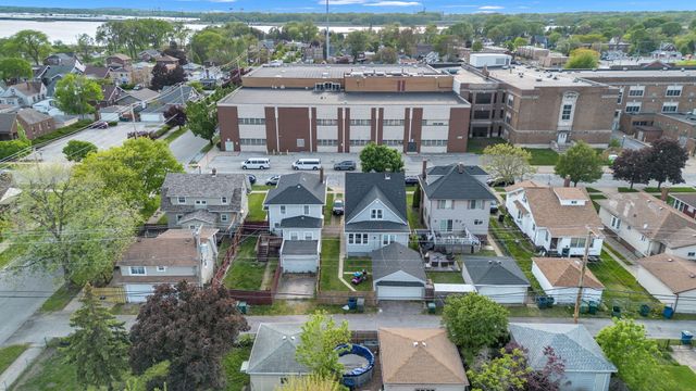 1941 Stanton Avenue, Whiting, IN 46394