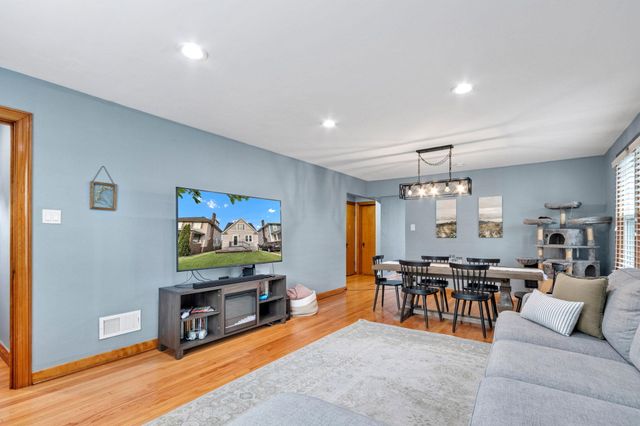 1941 Stanton Avenue, Whiting, IN 46394
