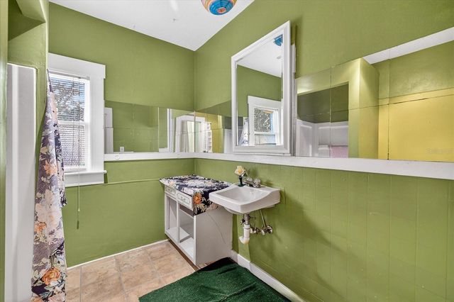 1019 10TH AVENUE W, Bradenton, FL 34205