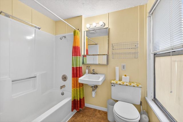 1019 10TH AVENUE W, Bradenton, FL 34205