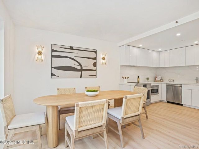 1188 King 101, Greenwich, NY 06831