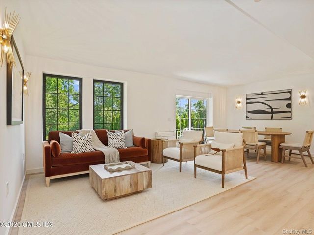 1188 King 101, Greenwich, NY 06831