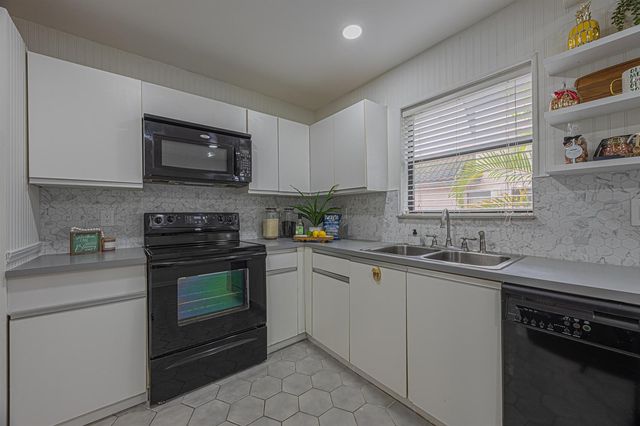 3625 Inverrary Boulevard W, Lauderhill, FL 33319