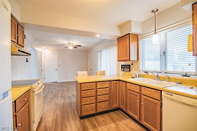700 Victoria Avenue, Williamstown, WV 26187