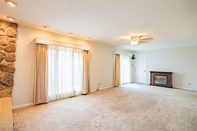 700 Victoria Avenue, Williamstown, WV 26187