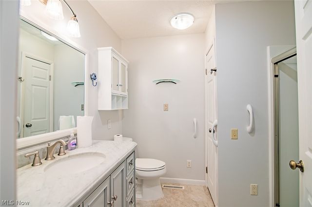 700 Victoria Avenue, Williamstown, WV 26187