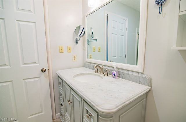 700 Victoria Avenue, Williamstown, WV 26187