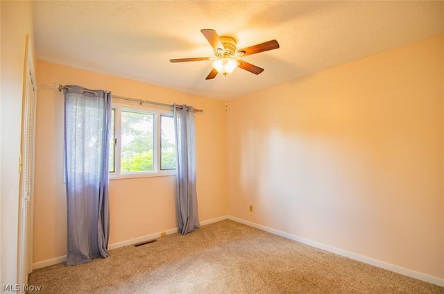 700 Victoria Avenue, Williamstown, WV 26187