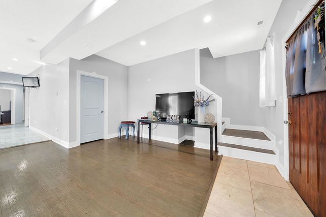 9436 S Spaulding Avenue, Evergreen Park, IL 60805