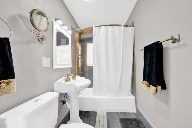 9436 S Spaulding Avenue, Evergreen Park, IL 60805