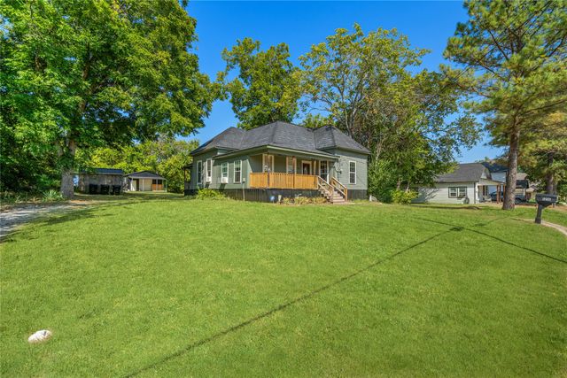 1216 Wesley Street, Greenville, TX 75401