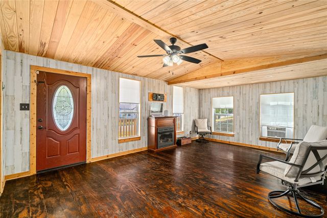 1216 Wesley Street, Greenville, TX 75401