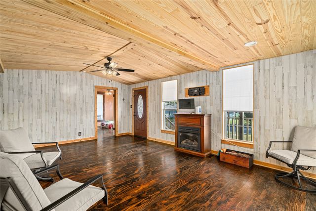 1216 Wesley Street, Greenville, TX 75401