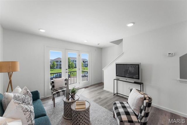 176 Canal Cottage Alley, St Charles, MO 63301