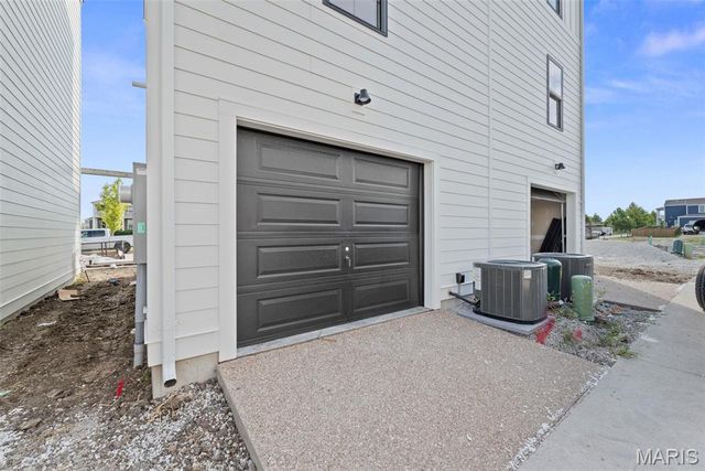 176 Canal Cottage Alley, St Charles, MO 63301