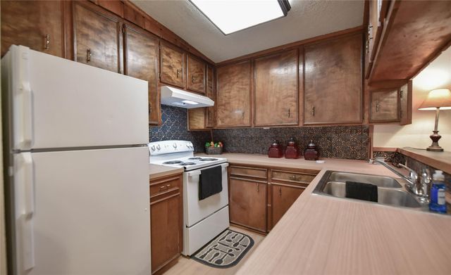 507 W Fawn ST, Caldwell, TX 77836