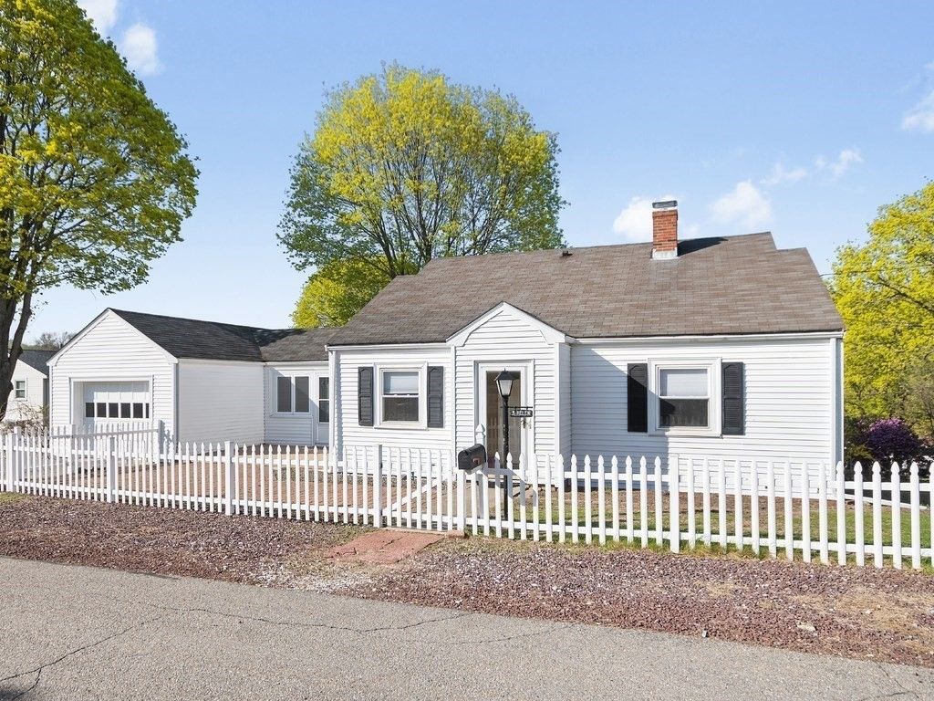 3 Helen Street, Waltham, MA 02452