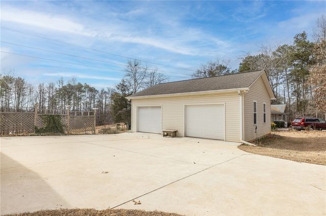 13009 Danube Circle, Seneca, SC 29672