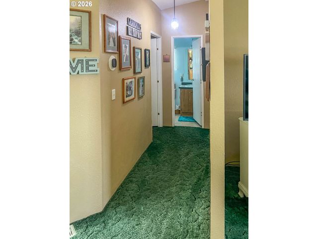 155 BOBWHITE St, Roseburg, OR 97471