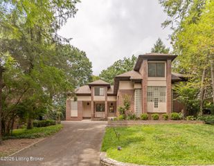 300 1/2 Penruth Ave, Louisville, KY 40207