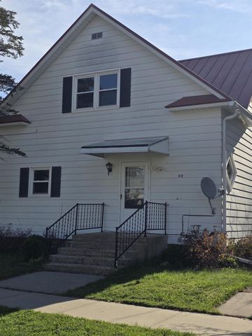 215 N OXFORD STREET, Wautoma, WI 54982