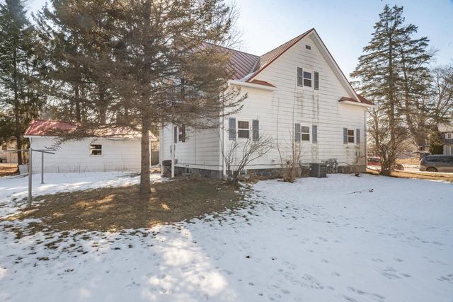 215 N OXFORD STREET, Wautoma, WI 54982