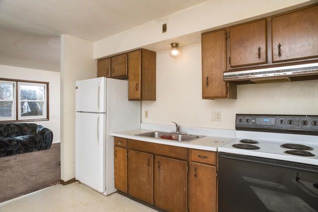 215 N OXFORD STREET, Wautoma, WI 54982