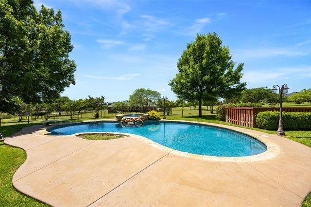 109 Aledo Pointe Drive, Aledo, TX 76008