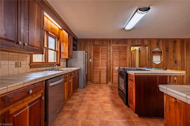 361 Settle Bridge Road, Reidsville, NC 27320