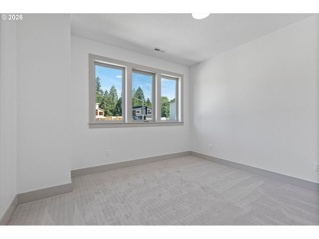 14178 Se Iseli Ln, Clackamas, OR 97015