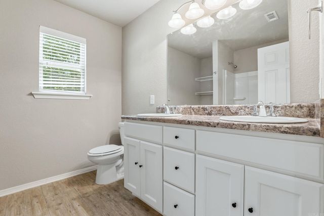 1129 Meadows Edge Drive, Alexander, AR 72002