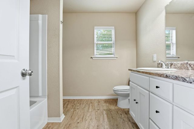 1129 Meadows Edge Drive, Alexander, AR 72002