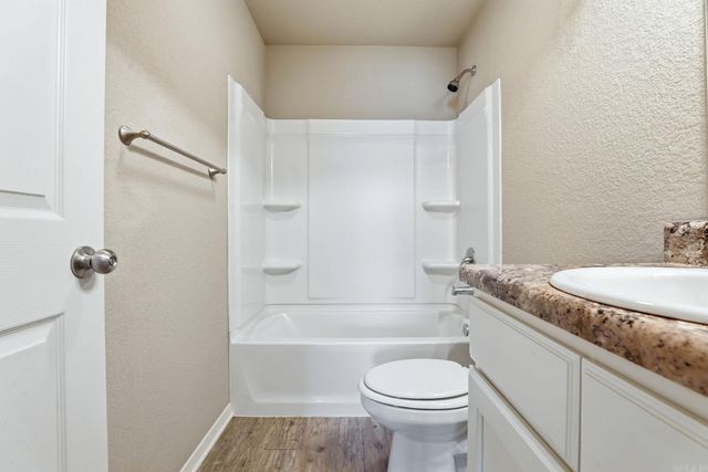 1129 Meadows Edge Drive, Alexander, AR 72002