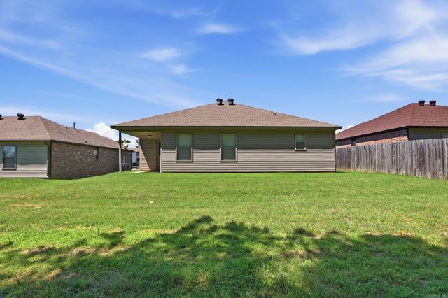 1129 Meadows Edge Drive, Alexander, AR 72002