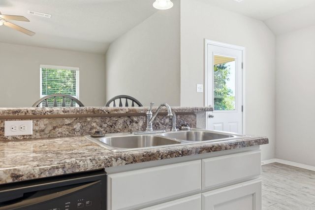 1129 Meadows Edge Drive, Alexander, AR 72002